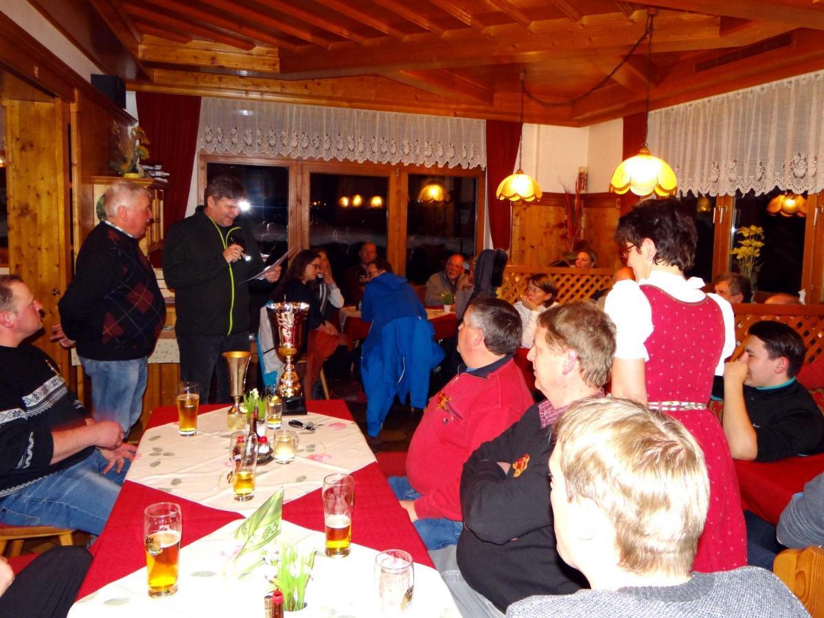 Tieschnhof Hotell Grobming Exteriör bild